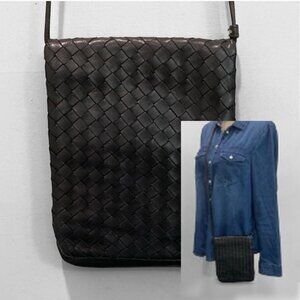 Vera Pelle Black Crossbody Bag with Quilted Texture
